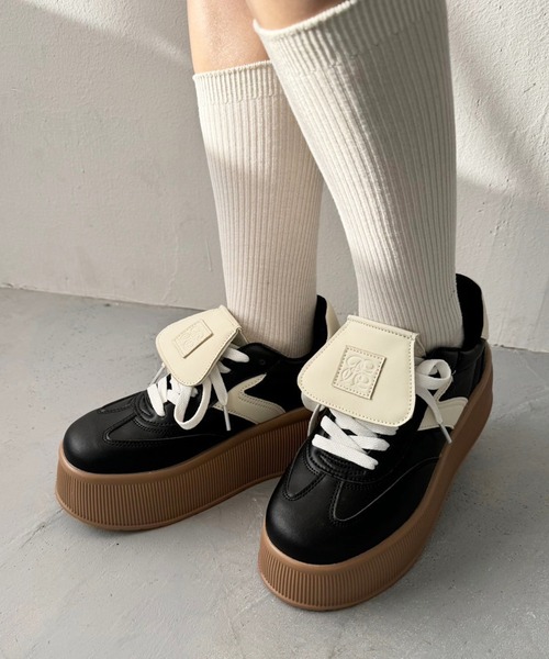 イニシャルモチーフタンスニーカー（スニーカー）｜one after another