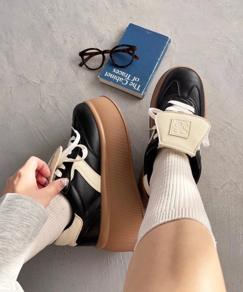 イニシャルモチーフタンスニーカー（スニーカー）｜one after another