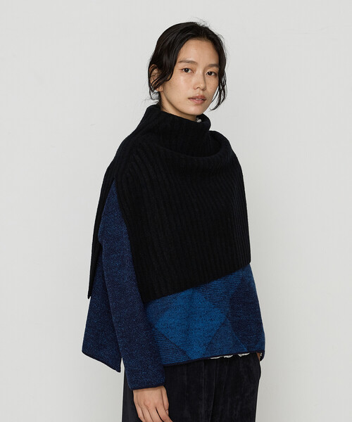 Gabardine K.T(ギャバジンケーティー)の「ウールナイロンのリブ編み ケープベスト(ベスト・レディース・グレー/ブラック/ライトグレー・FREE)」の14枚目の写真