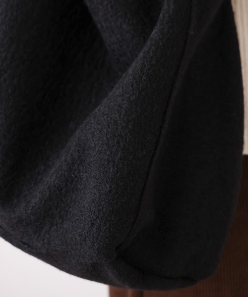 Bou Jeloud（ブージュルード）の「ウールライクショルダーバッグ（ショルダーバッグ・レディース・グレー/ブラック/レッド・ONESIZE）」の6枚目の写真