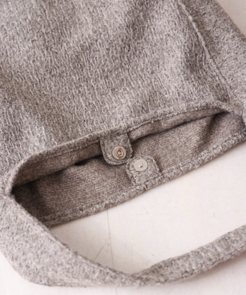 Bou Jeloud（ブージュルード）の「ウールライクショルダーバッグ（ショルダーバッグ・レディース・グレー/ブラック/レッド・ONESIZE）」の12枚目の写真