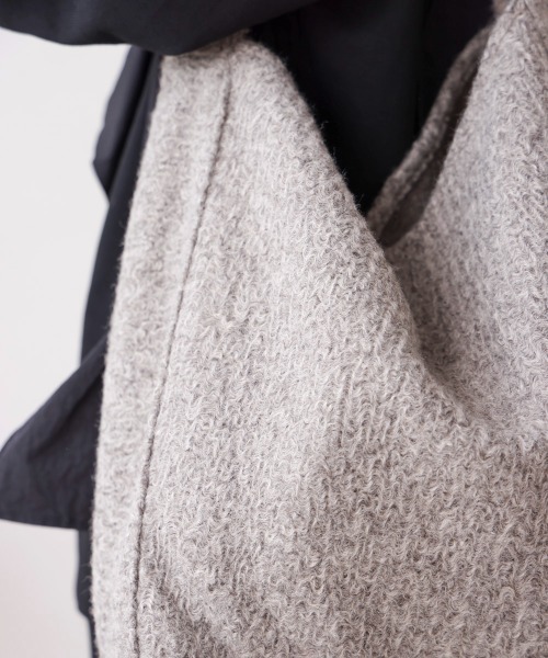 Bou Jeloud（ブージュルード）の「ウールライクショルダーバッグ（ショルダーバッグ・レディース・グレー/ブラック/レッド・ONESIZE）」の13枚目の写真