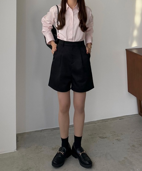 callautia(カラウティア)の「ツイルツータックハイウエストショートパンツ(その他パンツ・レディース・ベージュ/ブラック/グレー・SMALL/LARGE/MEDIUM)」の6枚目の写真