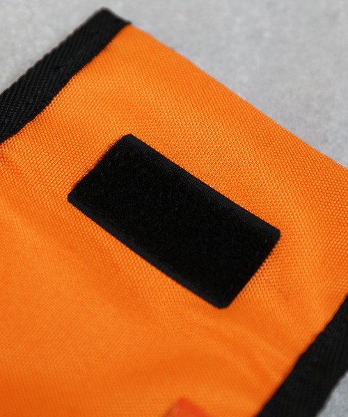 UNIVERSAL OVERALL（ユニバーサルオーバーオール）の「UNIVERSAL OVERALL コンパクトウォレット（財布・メンズ・ブラック/ブルー/レッド/オレンジ・FREE）」の18枚目の写真