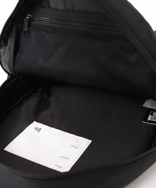 NEW ERA（ニューエラ）の「NEW ERA/ニューエラ CHILD LIGHT PACK BLK 251 キッズ デイパック 14521346（バックパック/リュック・キッズ・ブラック・FREE）」の4枚目の写真