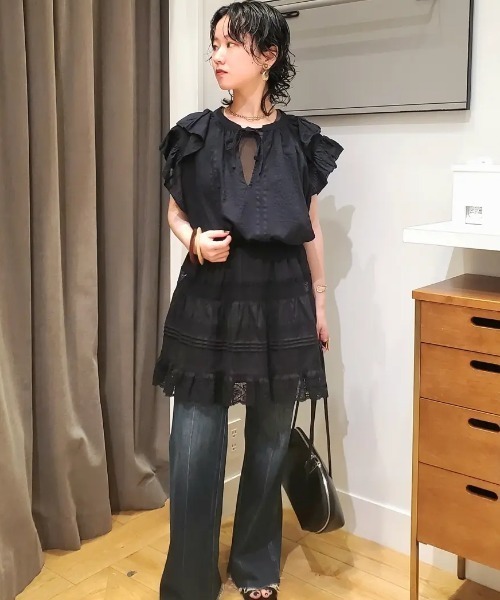 ROSE BUD（ローズバッド）の「【WEB・一部店舗限定】SUCKER FRILL BLOUSE（シャツ/ブラウス・レディース・ブラック/ブラウン・ONE SIZE）」の9枚目の写真