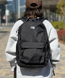 HLNA（エイチエルエヌエー）の「【NEW ERA】 LIGHT PACK 1680D 2 BLK 251（バックパック/リュック）」