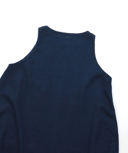 OMNIGOD（オムニゴッド）の「[ OMNIGOD womens / オムニゴッド ] インディゴ二重ガーゼ ノースリーブバルーンワンピース（ワンピース・レディース・インディゴブルー・FREE）」の10枚目の写真