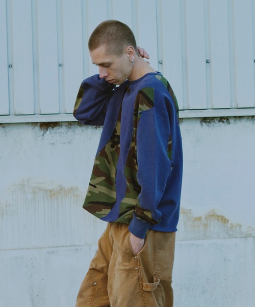 JIEDA（ジエダ）の「SWITCHING STITCH SWEAT CREW（スウェット・メンズ・ブラック/ネイビー・2/1）」の3枚目の写真