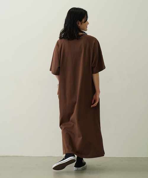 MILKFED.（ミルクフェド）の「RAGLAN STITCH DRESS（ワンピース・レディース・ライトピンク/ブラウン/ネイビー・ONE SIZE）」の20枚目の写真
