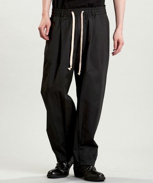 NO ID.(ノーアイディ)の「【NO ID.】Easy Wide Cocoon Trousers / イージー ワイド コクーン トラウザーズ(デニムパンツ・メンズ・アイボリー/ブラック/ベージュ・2/1)」の2枚目の写真