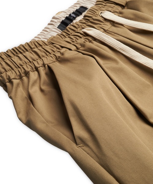 NO ID.(ノーアイディ)の「【NO ID.】Easy Wide Cocoon Trousers / イージー ワイド コクーン トラウザーズ(デニムパンツ・メンズ・アイボリー/ブラック/ベージュ・2/1)」の4枚目の写真