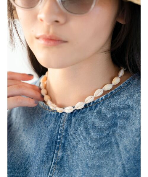 Ungrid(アングリッド)の「シェルモチーフショートネックレス(ネックレス・レディース・アイボリー・FREE)」の15枚目の写真