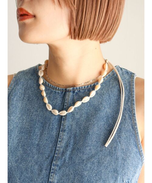 Ungrid(アングリッド)の「シェルモチーフショートネックレス(ネックレス・レディース・アイボリー・FREE)」の4枚目の写真