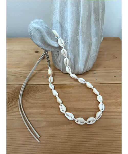 Ungrid(アングリッド)の「シェルモチーフショートネックレス(ネックレス・レディース・アイボリー・FREE)」の10枚目の写真