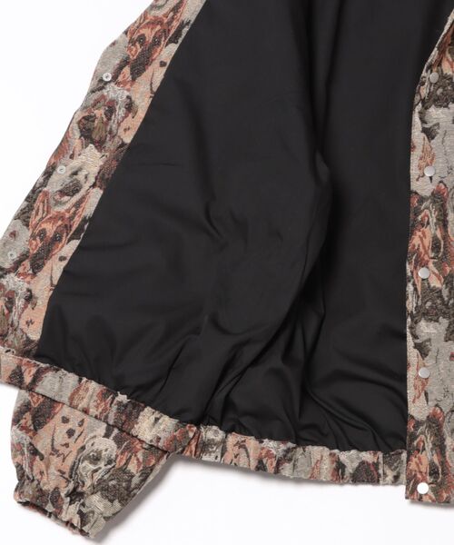 Revo.（レボ）の「Revo. ヴィンテージライク ゴブラン ジャガード 総柄 コーチジャケット（ブルゾン・メンズ・その他4/その他1/その他2/その他3・1/2）」の5枚目の写真