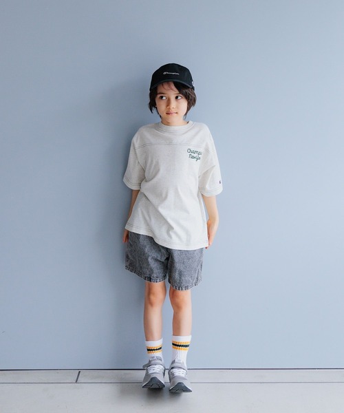 Champion（チャンピオン）の「【Champion(チャンピオン)】配色ステッチＴ(KIDS)（Tシャツ/カットソー・キッズ・ブラック/グレー/オートミール・110cm/120cm/130cm/140cm/150cm）」の4枚目の写真