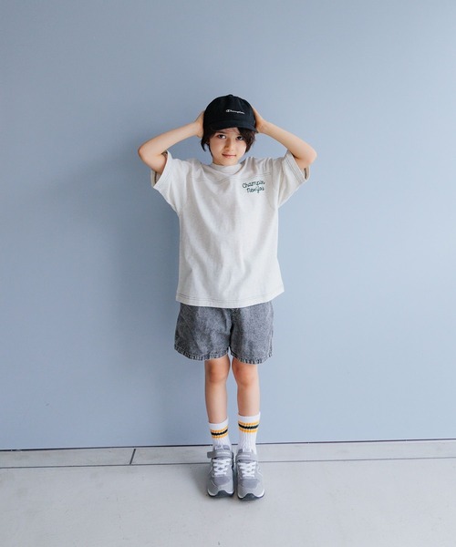 Champion（チャンピオン）の「【Champion(チャンピオン)】配色ステッチＴ(KIDS)（Tシャツ/カットソー・キッズ・ブラック/グレー/オートミール・110cm/120cm/130cm/140cm/150cm）」の5枚目の写真