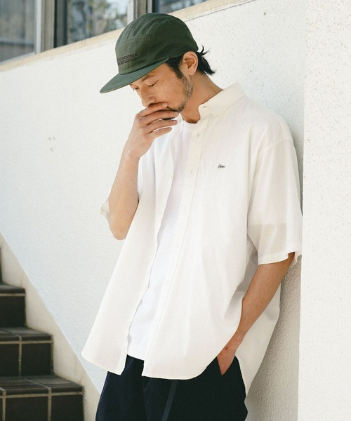 BAYFLOW（ベイフロー）の「ワンポイント刺繍半袖シャツ（シャツ/ブラウス・メンズ・チャコール/グリーン/オフホワイト・LARGE/MEDIUM）」の2枚目の写真