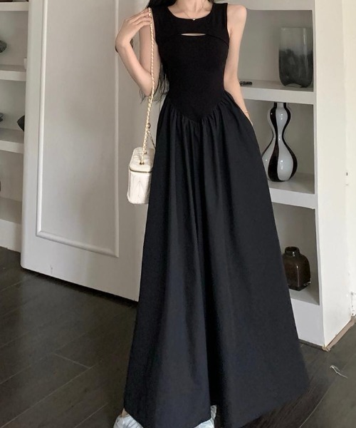 黒 カットアウトデザイン ロングワンピース 黒 カットアウトデザイン ロングワンピース