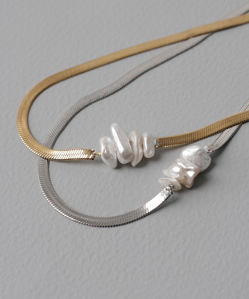 ORLEAN（オルレアン）の「【ORLEAN】 バロックパール×スネークチェーンネックレス サージカルステン（ネックレス・レディース・シルバー/ゴールド・フリー）」の3枚目の写真