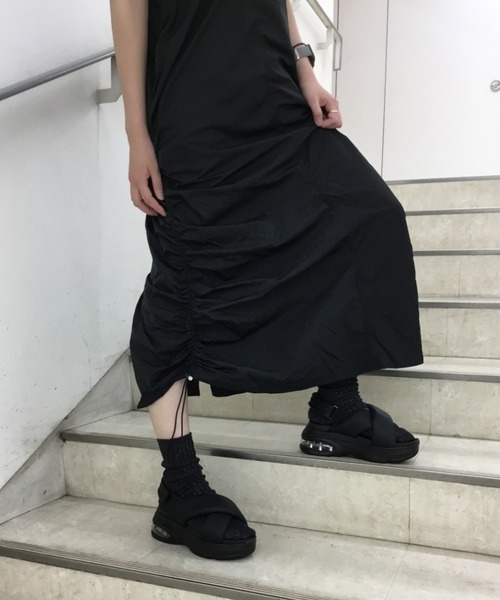 HEAL ME（ヒールミー）の「heal me ヒールミー レディース ボリュームソールパフィサンダル 厚底 パデッドサンダル 225301（サンダル・レディース・ブラック/ベージュ・S/M/L/LL）」の6枚目の写真