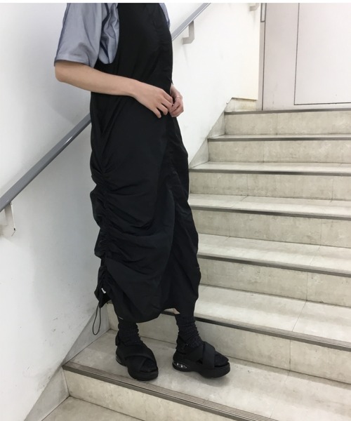 HEAL ME（ヒールミー）の「heal me ヒールミー レディース ボリュームソールパフィサンダル 厚底 パデッドサンダル 225301（サンダル・レディース・ブラック/ベージュ・S/M/L/LL）」の7枚目の写真