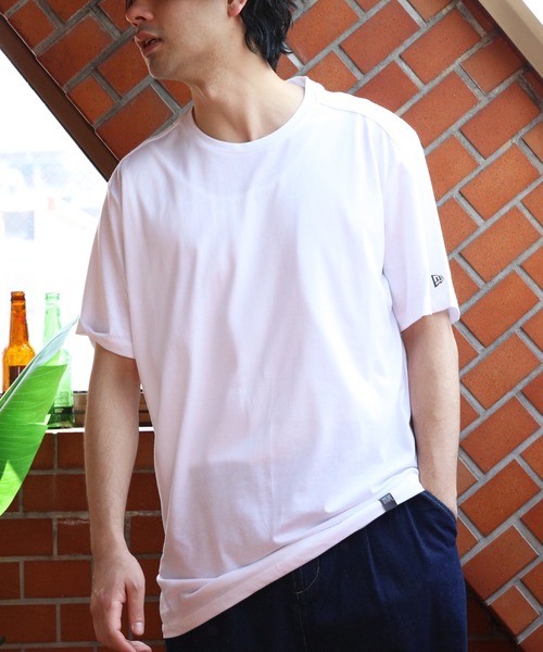 NEW ERA(ニューエラ)の「NEW ERA クルーネック半袖Tシャツ(Tシャツ/カットソー・メンズ・ホワイト/ネイビー系1/ブラック/グレー系その他/ダークグリーン・LARGE/X-LARGE/MEDIUM/SMALL)」の1枚目の写真