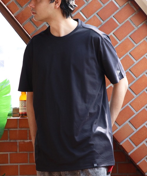 NEW ERA(ニューエラ)の「NEW ERA クルーネック半袖Tシャツ(Tシャツ/カットソー・メンズ・ホワイト/ネイビー系1/ブラック/グレー系その他/ダークグリーン・LARGE/X-LARGE/MEDIUM/SMALL)」の2枚目の写真