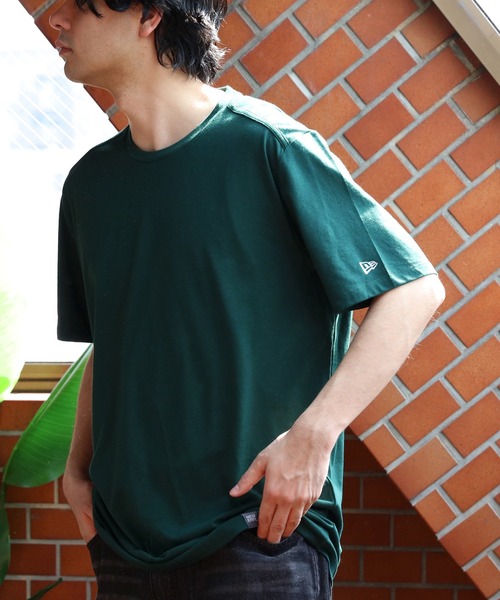 NEW ERA(ニューエラ)の「NEW ERA クルーネック半袖Tシャツ(Tシャツ/カットソー・メンズ・ホワイト/ネイビー系1/ブラック/グレー系その他/ダークグリーン・LARGE/X-LARGE/MEDIUM/SMALL)」の4枚目の写真