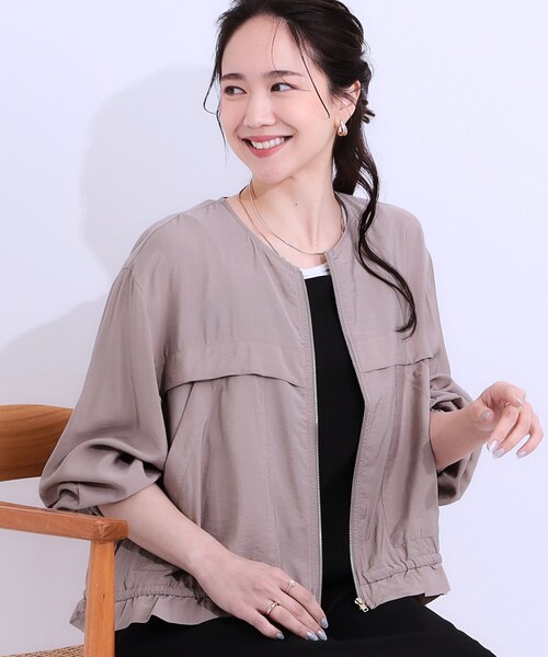 DRESKIP（ドレスキップ）の「【S-LL】大人のシアー感が魅力 ドロストブルゾン（ブルゾン・レディース・ベージュ/チャコールグレー/オフホワイト・01/02/03/04）」の3枚目の写真