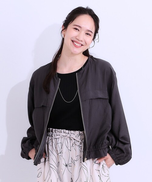 DRESKIP（ドレスキップ）の「【S-LL】大人のシアー感が魅力 ドロストブルゾン（ブルゾン・レディース・ベージュ/チャコールグレー/オフホワイト・01/02/03/04）」の8枚目の写真