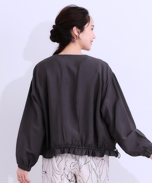 DRESKIP（ドレスキップ）の「【S-LL】大人のシアー感が魅力 ドロストブルゾン（ブルゾン・レディース・ベージュ/チャコールグレー/オフホワイト・01/02/03/04）」の9枚目の写真