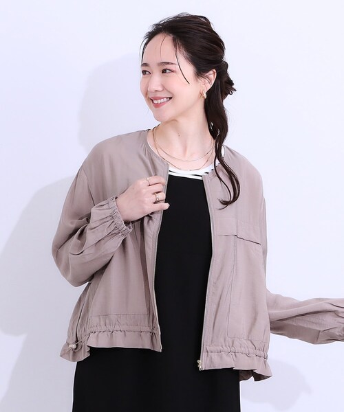 DRESKIP（ドレスキップ）の「【S-LL】大人のシアー感が魅力 ドロストブルゾン（ブルゾン・レディース・ベージュ/チャコールグレー/オフホワイト・01/02/03/04）」の12枚目の写真