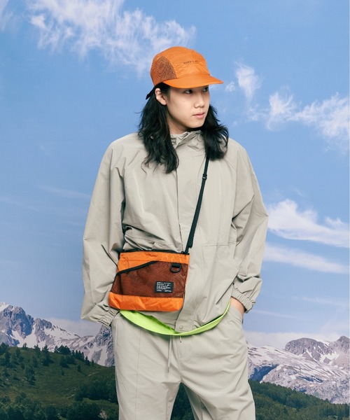 OverLab(オーバーラボ)の「「OverLab/オーバーラボ」メッシュサコッシュバッグ(ショルダーバッグ・メンズ・ブラック/ブルー/オレンジ/ライム・FREE)」の1枚目の写真