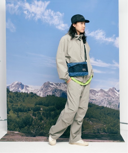 OverLab/オーバーラボ」メッシュサコッシュバッグ（ショルダー