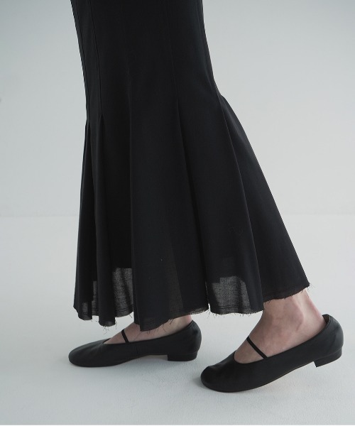 CLANE(クラネ)の「PLEATS MERMAID SKIRT(スカート・レディース・ホワイト/ブラック・0/1/2)」の12枚目の写真