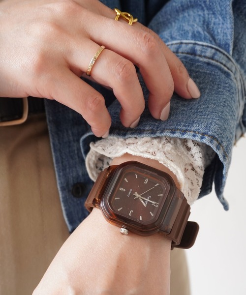 ammy.（エイミードット）の「【 ammy. / エイミードット 】 クリアカラー スクエアフェイス ウォッチ / 腕時計（アナログ腕時計・レディース・ベージュ/ホワイト/ダークブラウン/ブラック/ネイビー・FREE）」の3枚目の写真