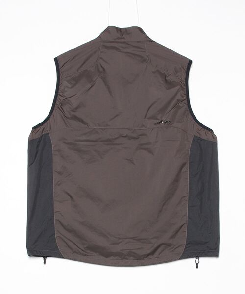 WILD THINGS(ワイルドシングス)の「ミミック ライトベスト│MIMIC LIGHT VEST(ベスト・メンズ・ブラウン/ブラック・L/M)」の11枚目の写真