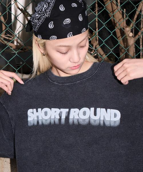 SHORT ROUND(ショートラウンド)の「SHORT ROUND/ブリーチワッフルダメージグラフィックT(Tシャツ/カットソー・メンズ・ブラウン/スミクロ・MEDIUM/LARGE)」の16枚目の写真