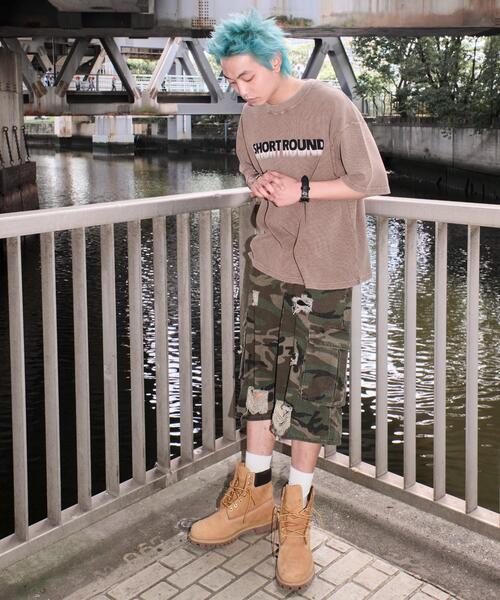 SHORT ROUND(ショートラウンド)の「SHORT ROUND/ブリーチワッフルダメージグラフィックT(Tシャツ/カットソー・メンズ・ブラウン/スミクロ・MEDIUM/LARGE)」の4枚目の写真
