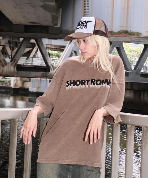SHORT ROUND(ショートラウンド)の「SHORT ROUND/ブリーチワッフルダメージグラフィックT(Tシャツ/カットソー・メンズ・ブラウン/スミクロ・MEDIUM/LARGE)」の7枚目の写真