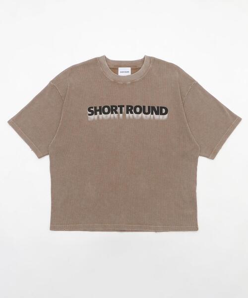 SHORT ROUND(ショートラウンド)の「SHORT ROUND/ブリーチワッフルダメージグラフィックT(Tシャツ/カットソー・メンズ・ブラウン/スミクロ・MEDIUM/LARGE)」の9枚目の写真