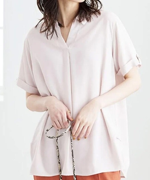 BELLUNA PLUS(ベルーナ)の「ジョーゼット素材スキッパーシャツブラウス(シャツ/ブラウス・レディース・パープル/イエロー/ライトホワイト・MEDIUM)」の2枚目の写真