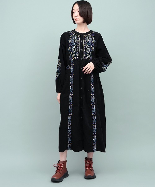 チチカカ（チチカカ）の「Rico ペイズリー刺繍コーデュロイワンピース（ワンピース・レディース・グリーン/ブラック/マスタード・FREE）」の4枚目の写真
