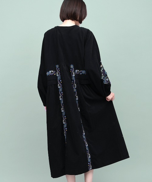 チチカカ（チチカカ）の「Rico ペイズリー刺繍コーデュロイワンピース（ワンピース・レディース・グリーン/ブラック/マスタード・FREE）」の5枚目の写真