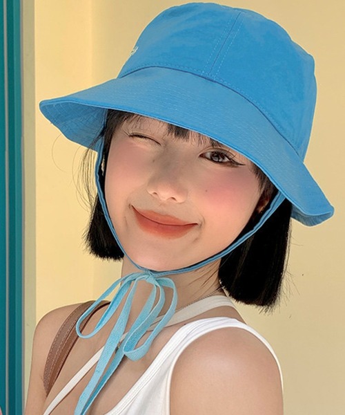 DAY CLOSET(デイ クローゼット)の「レディース ストラップ付きロゴツバ広アシメバケットハット(ハット・レディース・ブルー/ライトベージュ/ピンク系その他/ブラック/グリーン・ONE SIZE)」の10枚目の写真