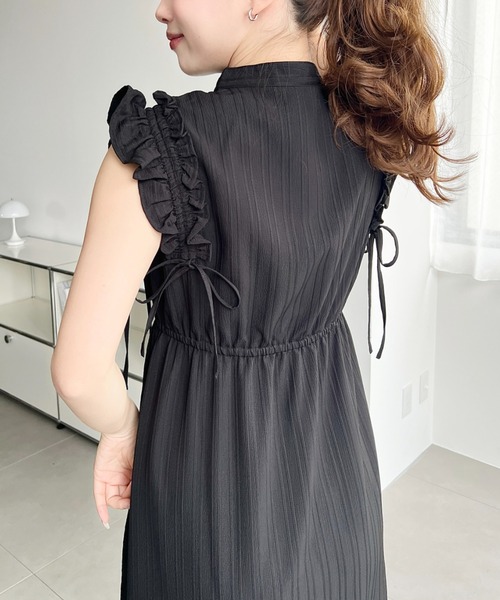 moment+(モーメントプラス)の「ドロストリボンショルダーフリルティアードシャツワンピース(シャツワンピース・レディース・ネイビー/ブラック/オフホワイト・M/L)」の9枚目の写真