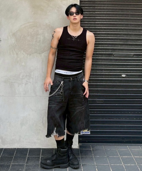 Chikashitsu +（チカシツプラス）の「【Chikashitsu +】square frame sunglasses 4 / 【チカシツプラス】スクエアフレームアイグラス（サングラス・メンズ・ブラック・ONE SIZE）」の7枚目の写真