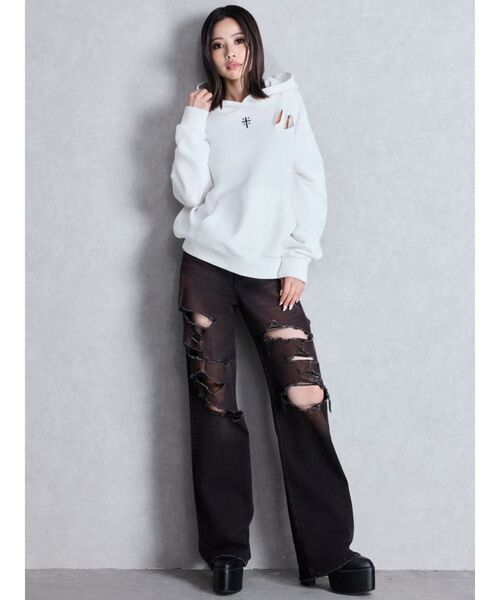 GYDA(ジェイダ)の「GENUINE BUNNYスウェットパーカー(パーカー・レディース・オフホワイト/ブラック/ネイビー/レッド・FREE)」の8枚目の写真